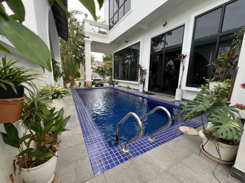 Villa with pool
