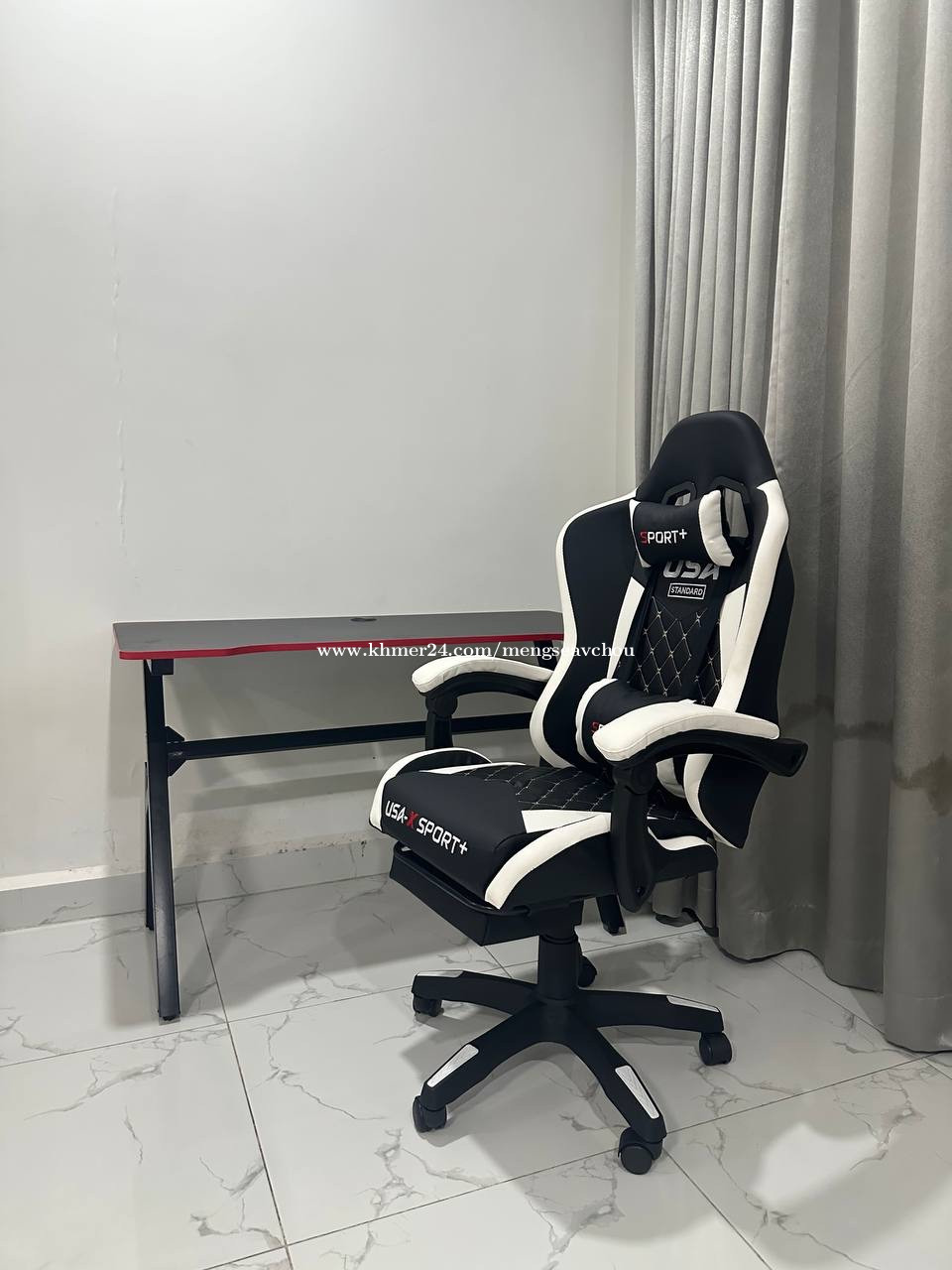 Set gaming table with chair new 100%