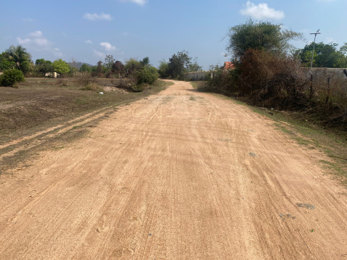 ដីលក់