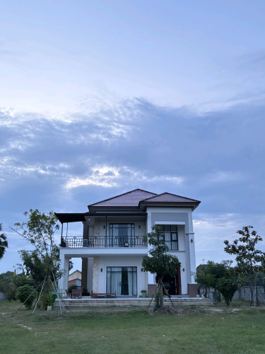 ផ្ទះ និងដីលក់ នៅខាងលិចផ្សារសំរោងយ៉ោង