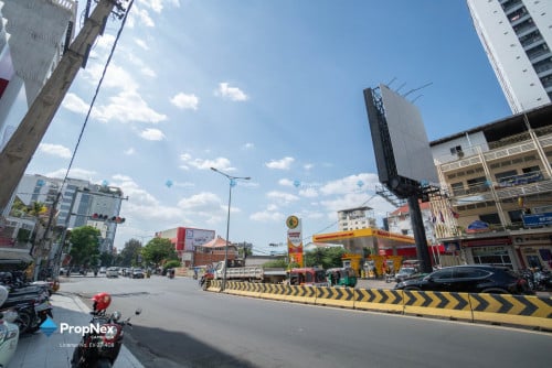 ដីសម្រាប់ជួលនៅលើផ្លូវធំ មហាវិថី ម៉ៅ សេទុង- Big Land for rent on Mao Tse Tong Blvd