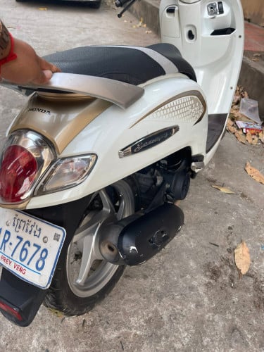 ម៉ូតូលក់020លក់1350$