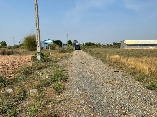ដី​លក់​បន្ទាន់​ 15m x 20m (300m²)