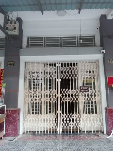 ផ្ទុះសំរាប់លក់​ House for sales នៅម្តុំបូរីពិភពថ្មី២ចំការដូង​ មានពីរជាន់​ សល់មុខ5m សល់ក្រោយ​1.8m