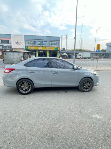 ឡានលក់ Toyota vios 014 ធានាឡានស្អាតអត់បុក១០០% ឯកសារគ្រប់ទិញពីម្ចាស់ដើម លេងគុជម៉ាញ៉េអែនត្រូយហើយ ។