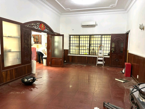 🏢 House for Rent – Main Road BKK1
