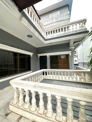 🏢 House for Rent – Main Road BKK1