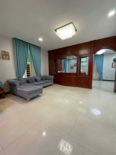 វីឡាទោលVIPលក់នៅបុរីអង្គរភ្នំពេញ គម្រោង2 នៅជិតអុីអនសែនសុខ