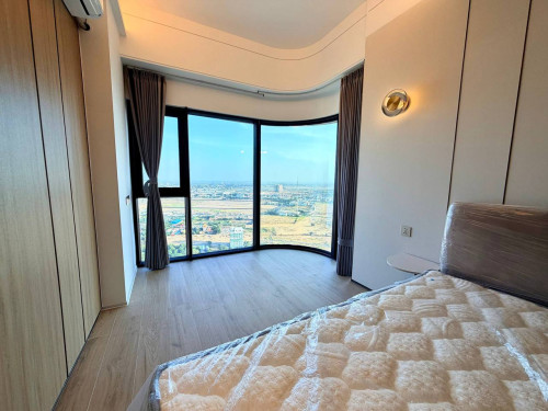 2 Bedroom Corner Window Vue Aston