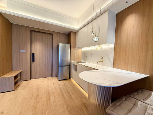 2 Bedroom Corner Window Vue Aston