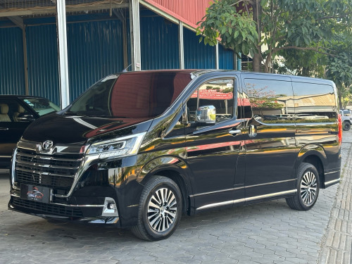 2023 TOYOTA GRANVIA Premium VIP