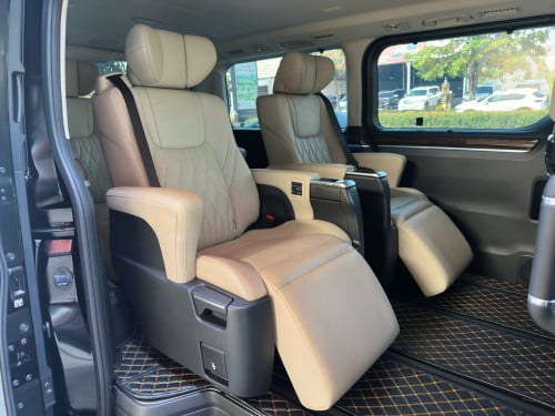 2023 TOYOTA GRANVIA Premium VIP