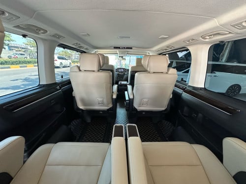 2023 TOYOTA GRANVIA Premium VIP