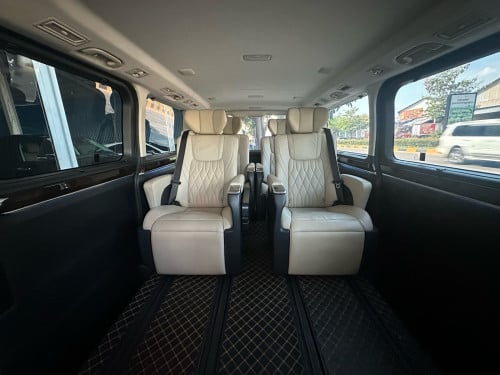 2023 TOYOTA GRANVIA Premium VIP