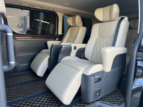 2023 TOYOTA GRANVIA Premium VIP
