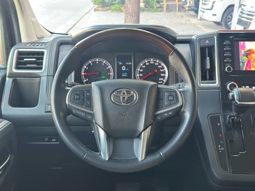 2023 TOYOTA GRANVIA Premium VIP