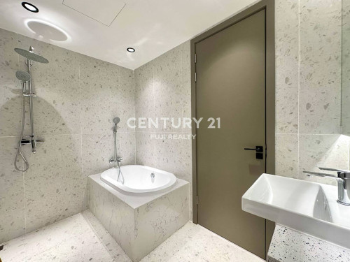 3 Bedrooms condo in BKK1 - for rent