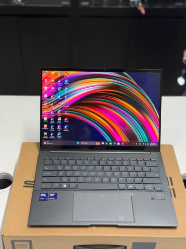 ASUS Zenbook14 UX3405CA OLED Touch