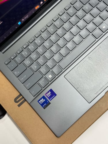 ASUS Zenbook14 UX3405CA OLED Touch