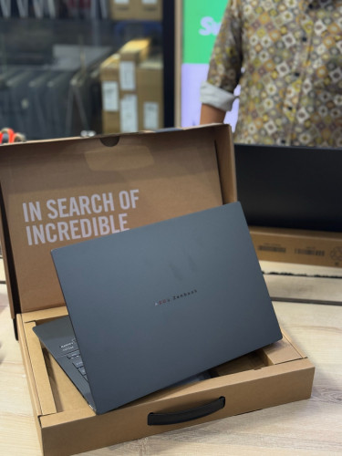 ASUS Zenbook14 UX3405CA OLED Touch