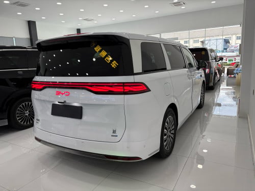 BYD XIA 2025 Full Option DM-I1060 km telegram 0889836008