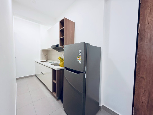 Condo Urban village Phase 2 available for rent 450$ per month