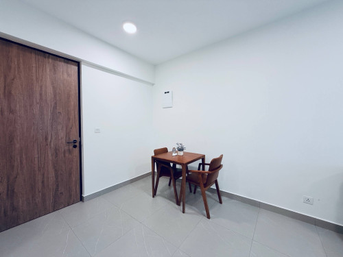 Condo Urban village Phase 2 available for rent 450$ per month