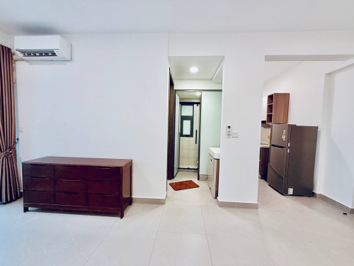 Condo Urban village Phase 2 available for rent 450$ per month