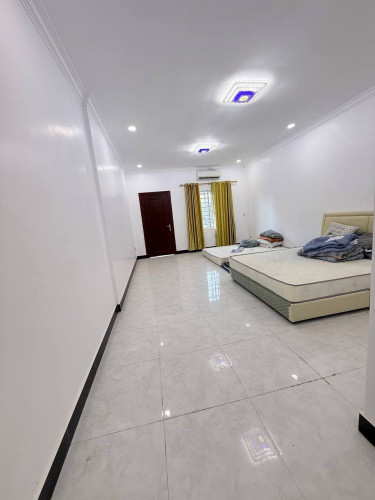 House 12room 3000$