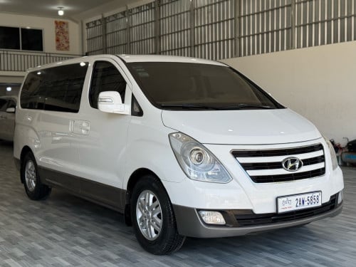 Hyundai H1 2018 ខ្លាញ់គោ