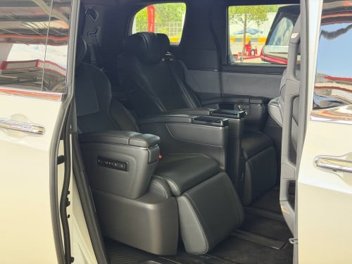 Lexus LM350H 7 seats 2024