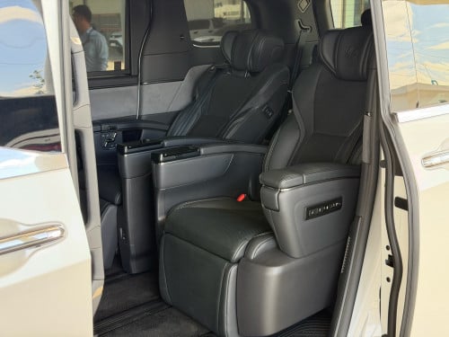 Lexus LM350H 7 seats 2024