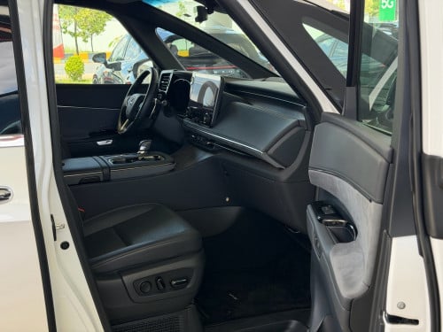 Lexus LM350H 7 seats 2024