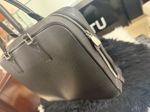 LV កាបូបធ្វើការ