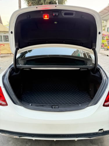 Mercedes Benz C300 2015