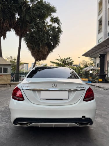 Mercedes Benz C300 2015