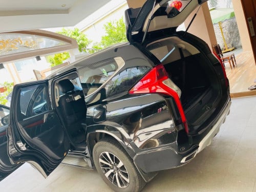 Mitsubishi Pajero sport ម៉ាស៊ីន​ ម៉ាស៊ូត​