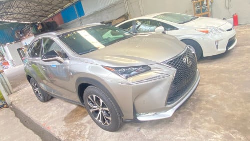 NX 200T F-SPORT 2017