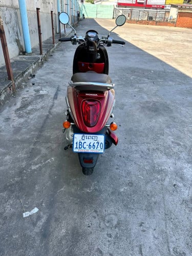 Scoopy012តម្លៃធូរ