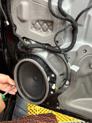 Speaker Ford Wildtrack 2023 original 6គ្រាប់​ ស្អាត​  ដូចថ្មី​  ម្ចាស់​ដោះដូរ​ ឡេីង​សេរ៊ី​