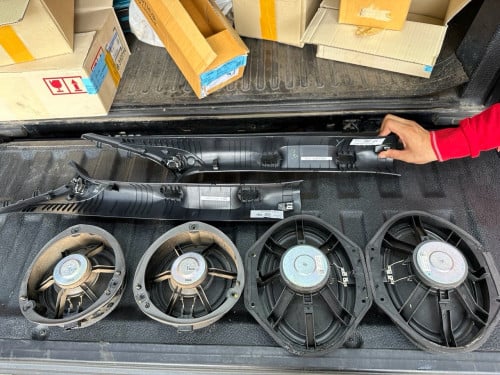 Speaker Ford Wildtrack 2023 original 6គ្រាប់​ ស្អាត​  ដូចថ្មី​  ម្ចាស់​ដោះដូរ​ ឡេីង​សេរ៊ី​
