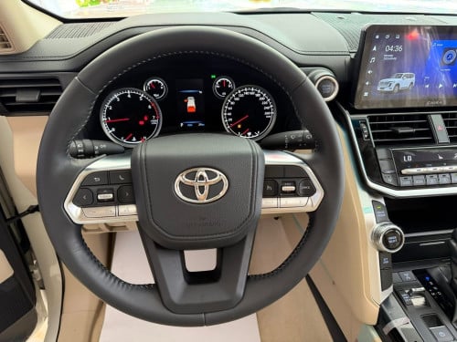 Toyota land cruise GXR 2022