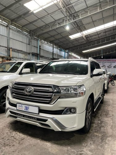 Toyota Land Cruiser 2019 V8 ម៉ាស៊ូត Grand Touring