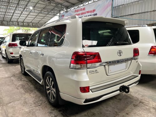 Toyota Land Cruiser 2019 V8 ម៉ាស៊ូត Grand Touring