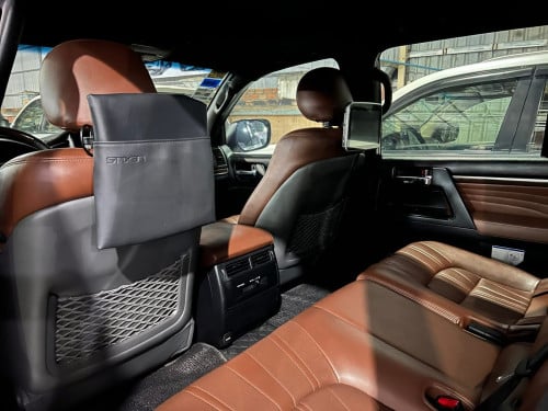 Toyota Land Cruiser 2019 V8 ម៉ាស៊ូត Grand Touring