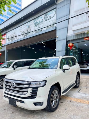 Toyota Land Cruiser GXR twin turbo 3.5 សាំង​
