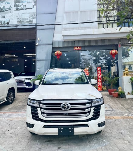 Toyota Land Cruiser GXR twin turbo 3.5 សាំង​
