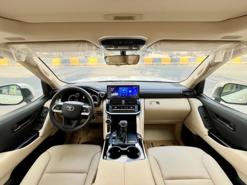 Toyota Land Cruiser GXR twin turbo 3.5 សាំង​