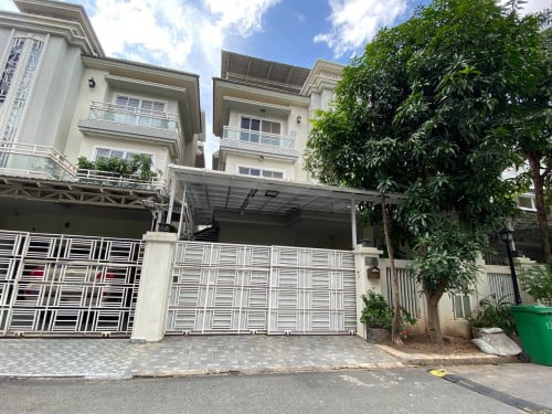 Twin Villa for rent at Borey Orkide 2004