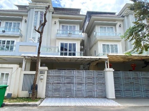 Twin Villa for rent at Borey Orkide 2004